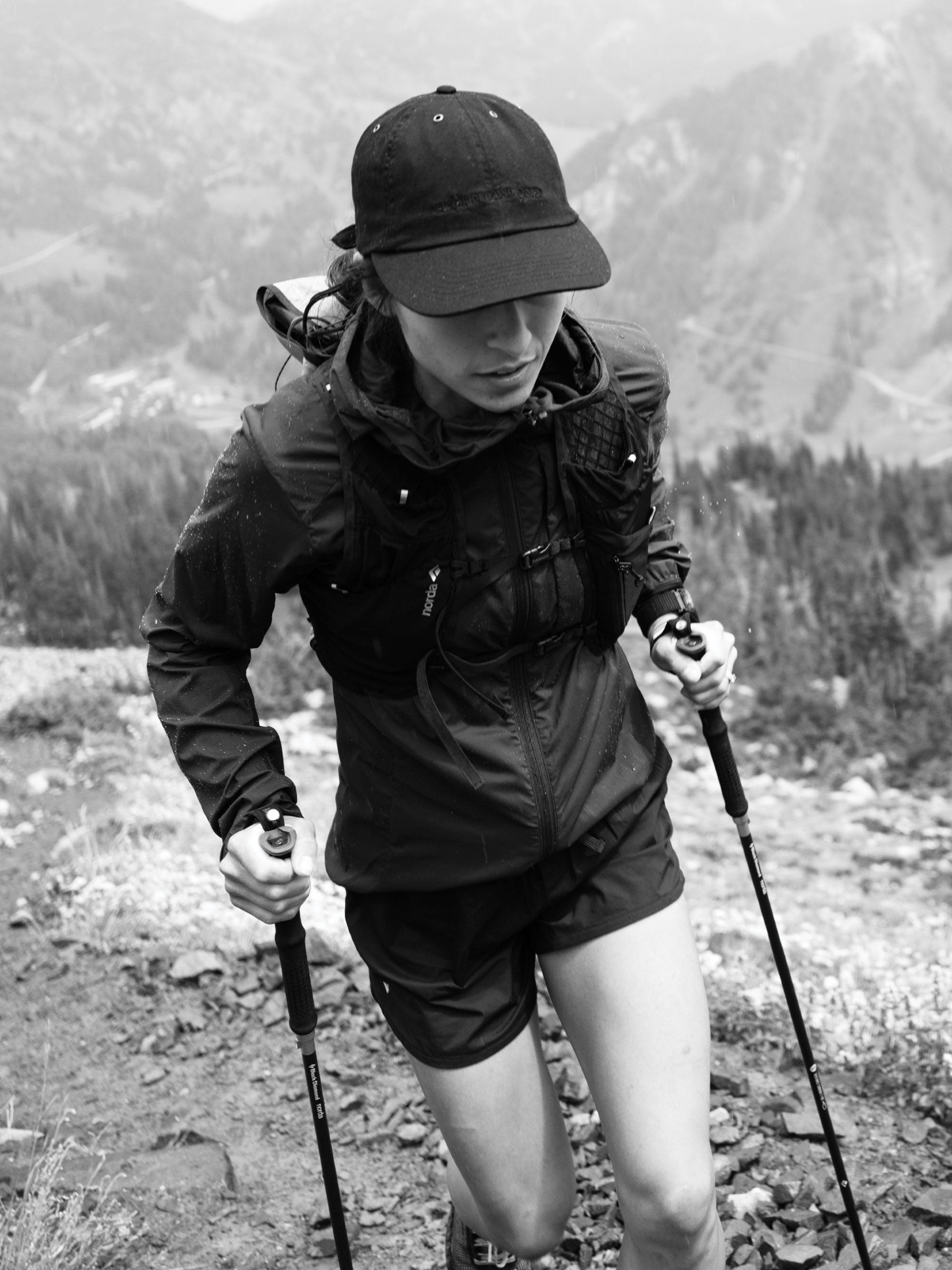 Women's BD X norda Distance 15 Backpack - Image 12